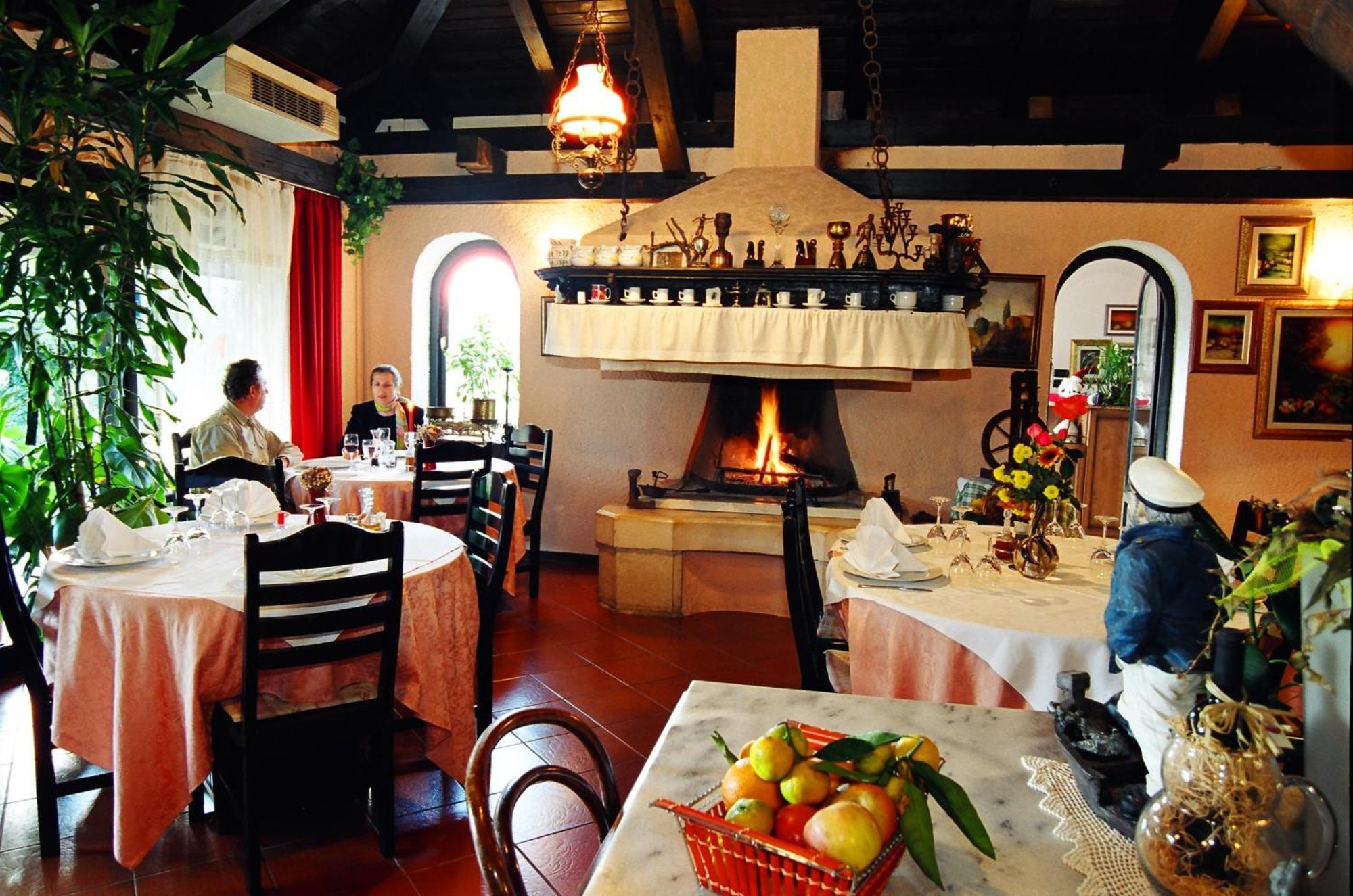 马金酒店 Novigrad Istria 外观 照片